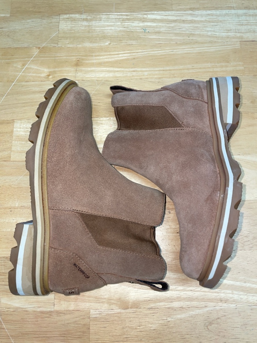 SOREL Lennox Chelsea suede booties.  Velvet Tan" colorway. Size 7.  EUC!!!!